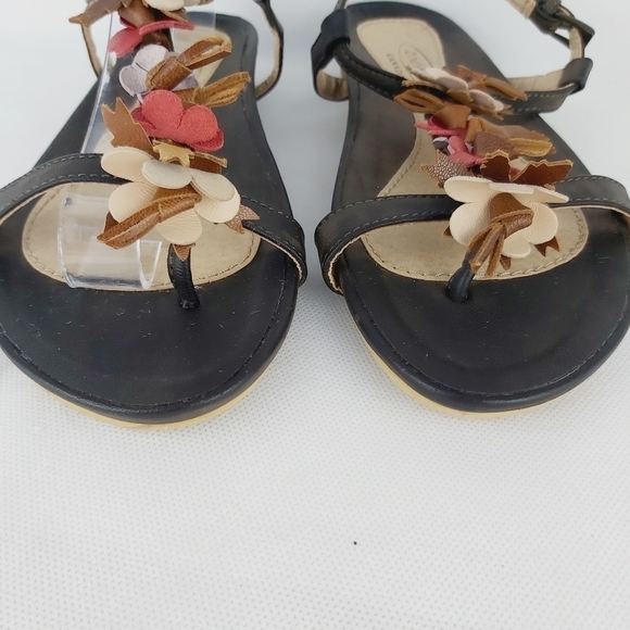 𝅺LUVSHOE'S Canada flat leather sandals size 37 flowers embellishments - Picture 5 of 11